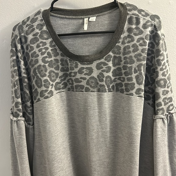 Women’s top - Picture 6 of 6